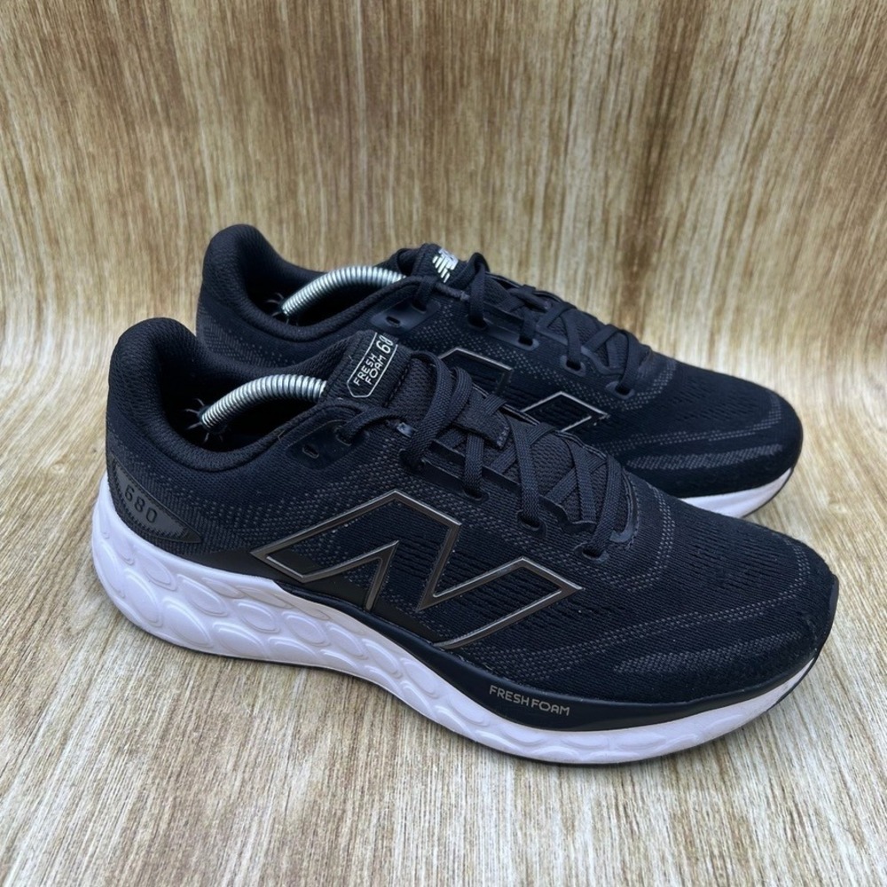 New Balance 680 V8 Men's Size 7.5 D Black White Athletic Shoes Sneakers M680LK8